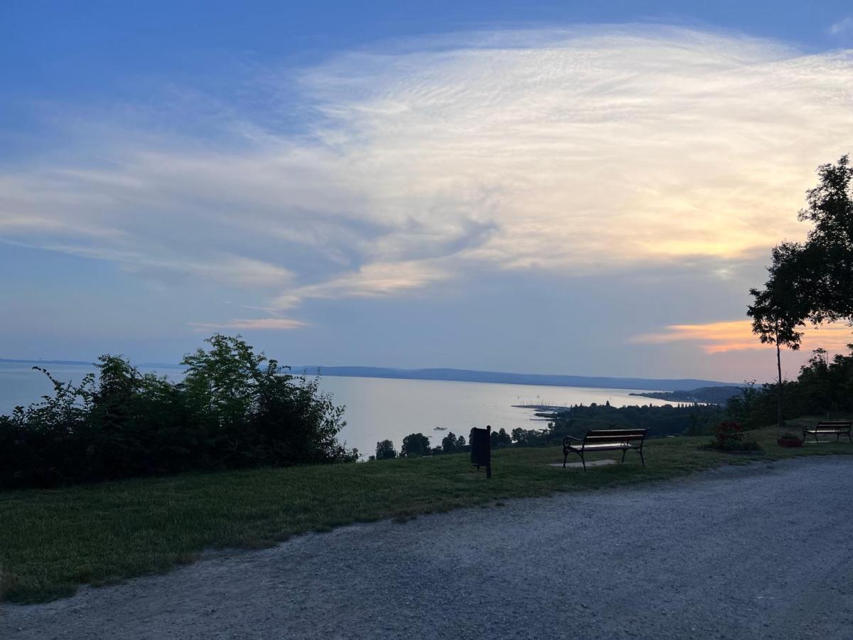 Balatonakarattya Magaspart Kültér fotó