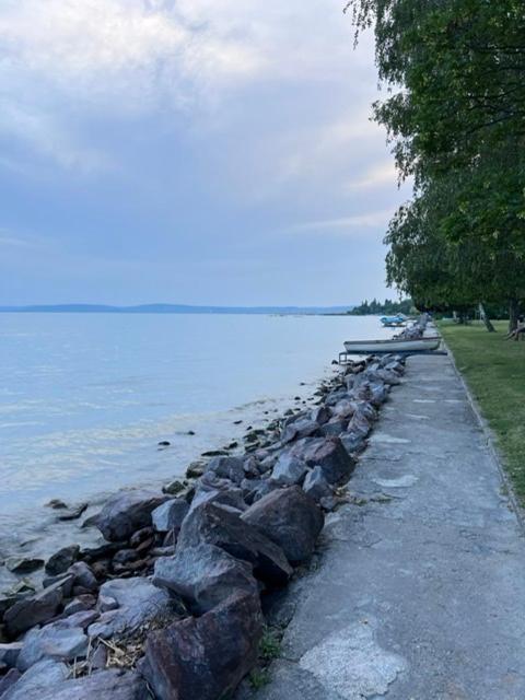 Balatonakarattya Magaspart Kültér fotó